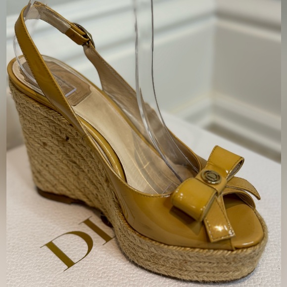 Classic DIOR Espadrilles That Will Be Staple In Your Closet! - Picture 3 of 7